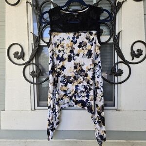 Simply Vera Vera Wang Floral Lace Yoke Asymmetrical Hem Tank Top - PS